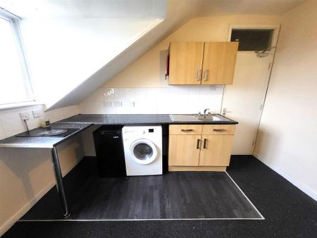 1 bedroom in a house share to rent - Photo 5