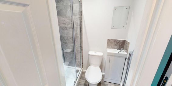 1 bedroom in a house share to rent - Photo 3