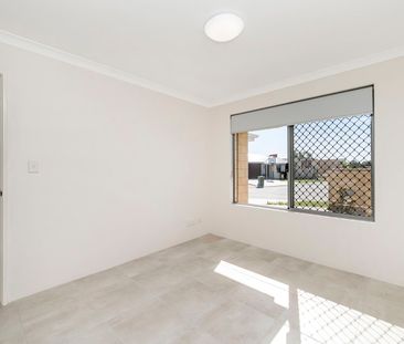 4 Mast Close, Dudley Park WA 6210 - House For Rent | Domain - Photo 3