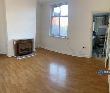 2 bedroom semi-detached house to rent - Photo 5