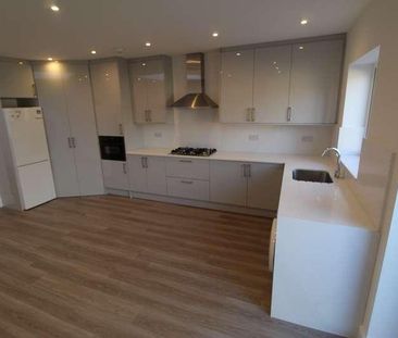 De Havilland Road, Edgware, HA8 - Photo 3