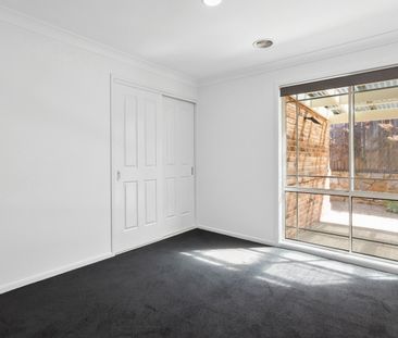 7 Stonehaven Circuit, Queanbeyan NSW 2620 - House For Rent | Domain - Photo 1