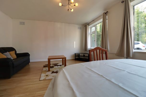 2 Bed Flat, Fairfield Court, M14 - Photo 1