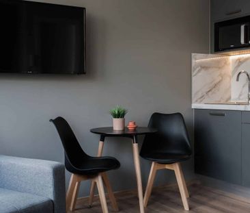 Beautiful 1BR at WYZ Athens - Photo 6