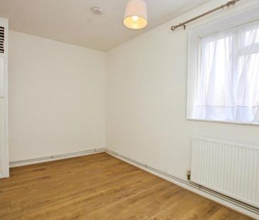 A recently refurbished large two double bedroom property. Pets cons... - Photo 1