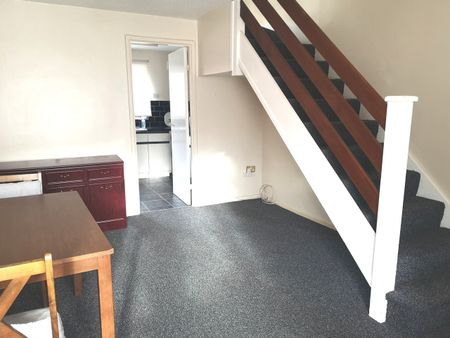 2 Bed End Terrace, Spring Grove Gardens, B18 - Photo 2