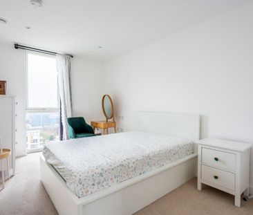 3 bedroom flat to rent - Photo 3