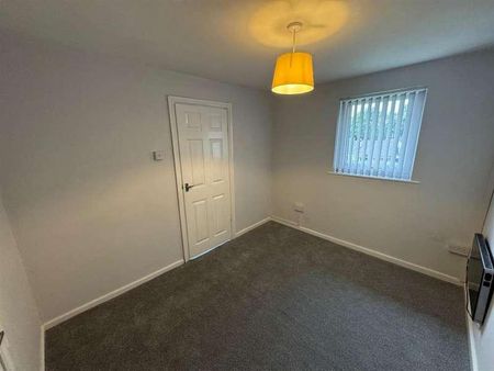 Acaster Drive, Low Moor, Bradford, BD12 - Photo 4