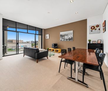Unique Furnished Loft-Style Apartment in the Heart of Perth CBD! - Photo 4