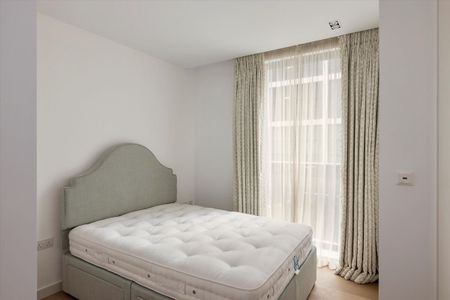 Two bedroom apartment located on the second floor of The Plimsoll Building in King's Cross. - Photo 2