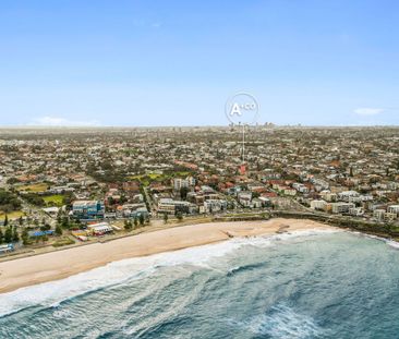 DEPOSI TAKEN - Stylishly Renovated Beachside Apartment - Walk to Ma... - Photo 2