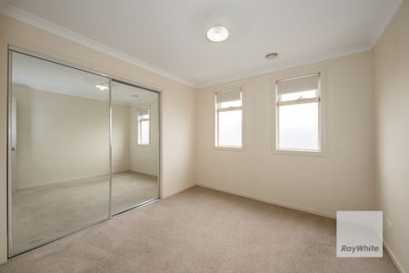 Comfortable & Convenient Living in St Albans - Photo 2