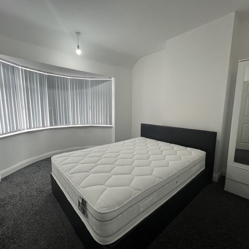 Lady Margaret Road, Greater London, UB1 - Photo 1