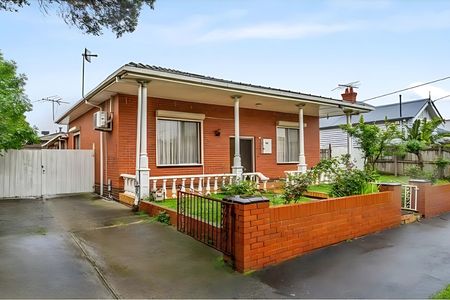 54 Roseberry Street, Ascot Vale VIC 3032 - House For Rent | Domain - Photo 3