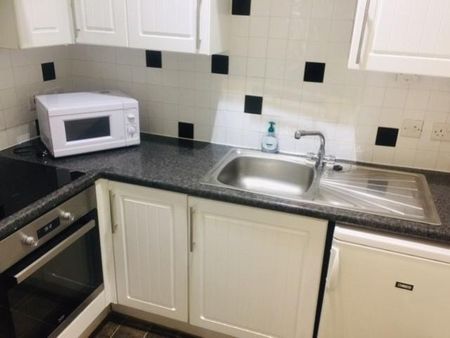 1 bedroom flat to rent - Photo 5