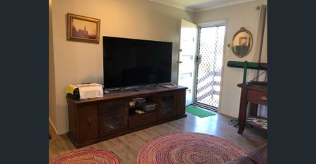 Upstairs Level | Fully Furnished | Utilities included - Photo 2