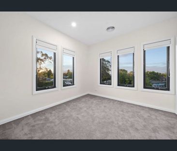 Modern Comfort, Moments from Stud Park - Photo 2