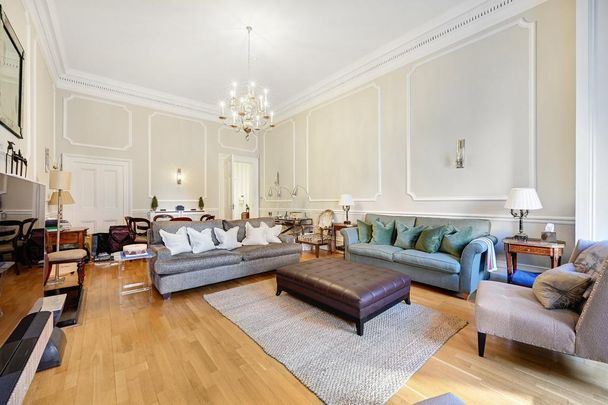 3 bedroom flat to rent - Photo 1