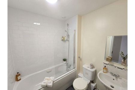 2 bedroom flat to rent - Photo 4