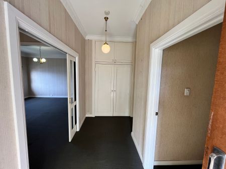 Stylish 3-Bedroom Home in Central Albury - Photo 5