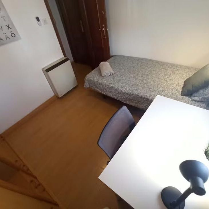 Calle de Pico Cejo, Madrid, Community of Madrid 28038 - Photo 1