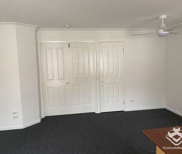 Freshly Renovated Villa in Resort-Style Complex - Photo 2