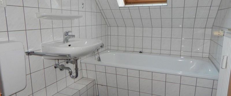 Großzügige 3-Zimmer-Dachgeschosswohnung wartet auf SIE! - Photo 1