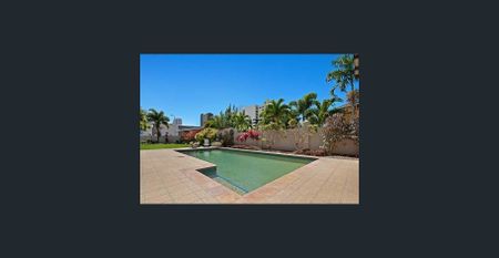 City Living in the Perfect Location - Photo 2