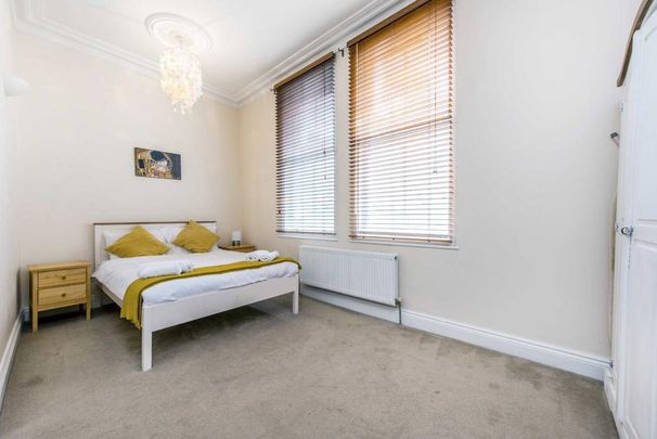 2 bedroom flat to rent - Photo 1