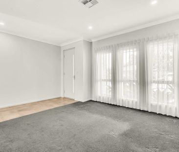 Stunning Home in Prime Warradale Location - Photo 2