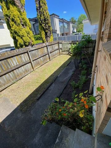 Sunny 3-Bedroom Family Home in the Heart of Howick - Photo 5