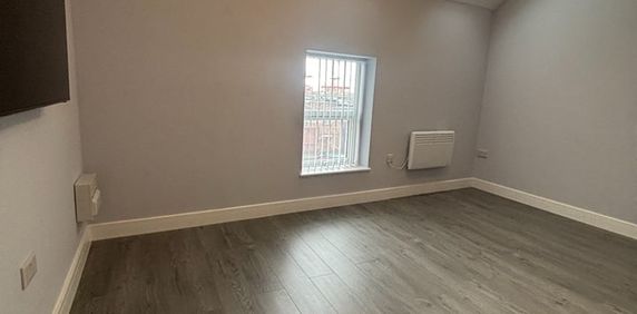 Studio Flat, Rimrose Road, L20 - Photo 2