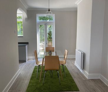 3 Bed Terraced House, Thorpebank Road, W12 - Photo 3