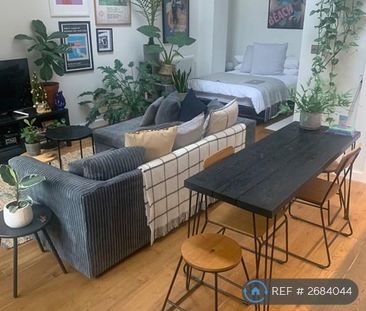 Studio to rent - Photo 1