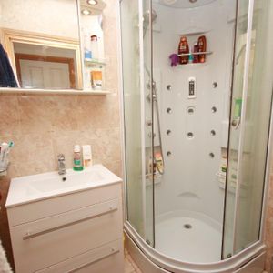 Long Drive, East Acton, London, W3 7PP - Photo 3