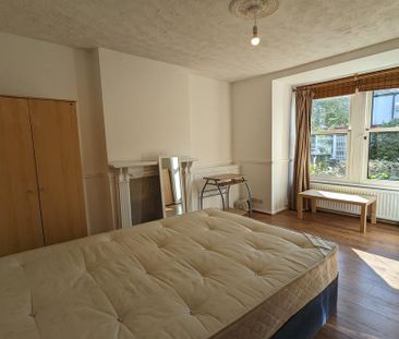 5 bedroom semi-detached house to rent - Photo 2