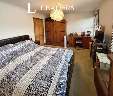 4 bedroom terraced house to rent - Photo 3