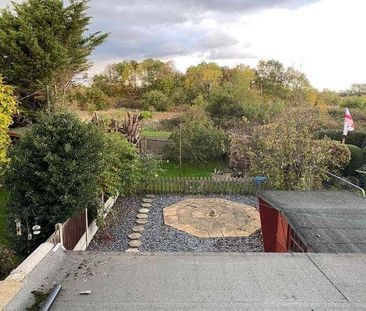 Hooks Hall Drive, Dagenham, RM10 - Photo 2