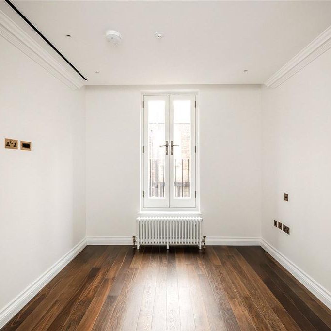 3 bedroom mews to rent - Photo 1