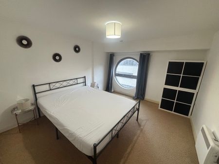 Paramount, Swindon, Beckhampton Street - Photo 2