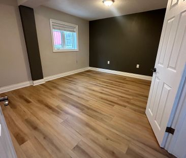 For Lease - 206B Palace Street, Whitby, Ontario - Photo 3