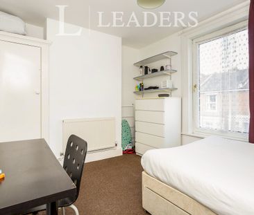 4 bedroom house to rent Bath Road, PO4 - Photo 3