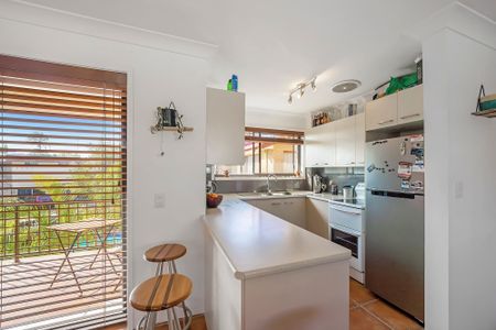 6/4 Christina Court, Mermaid Waters QLD 4218 - House For Rent - $695 | Domain - Photo 4