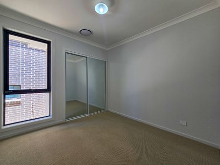 Brand New Family Living in a Prime Oran Park Pocket - Photo 3