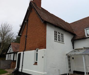 2 bedroom semi-detached house to rent - Photo 3