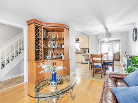 For Lease - 213B Blackthorne Avenue Unit# Main and 2nd Floor, Toronto, Ontario - Photo 5