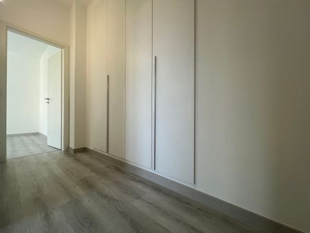 UP TO 3 MONTHS FREE – 3.5 ROOMS RENOVATED IN CHIASSO - Photo 3