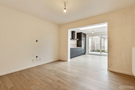 Volledig gerenoveerde woning te huur in Izegem - Foto 3