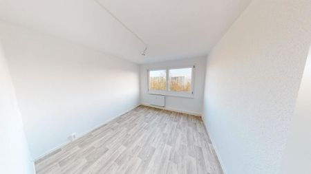 Neu modernisierte 4-Raum-Wohnung mit Balkon - Foto 2