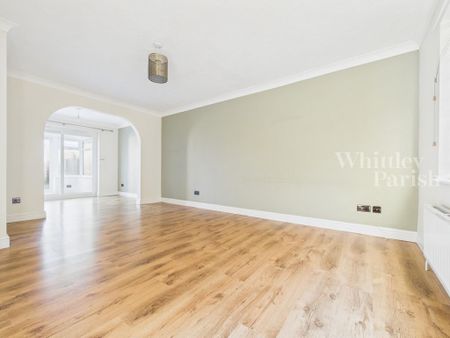 3 bedroom semi-detached house to rent - Photo 5